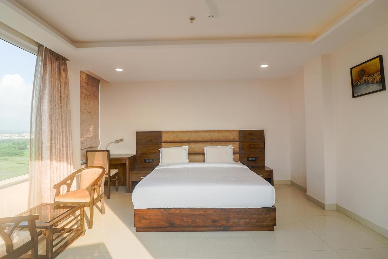 Fabhotel Mid Town Grand 판체쿠라 외부 사진
