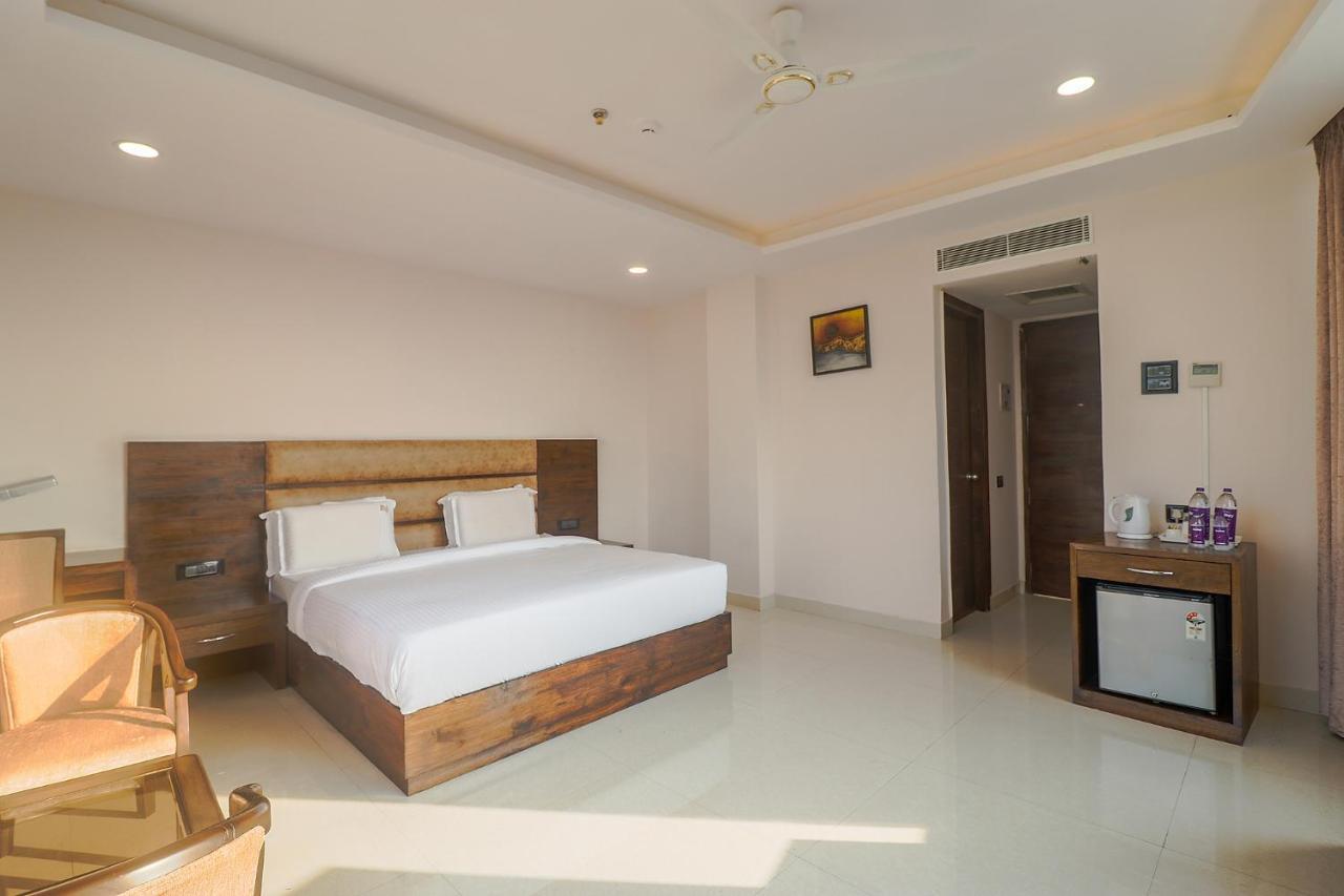Fabhotel Mid Town Grand 판체쿠라 외부 사진