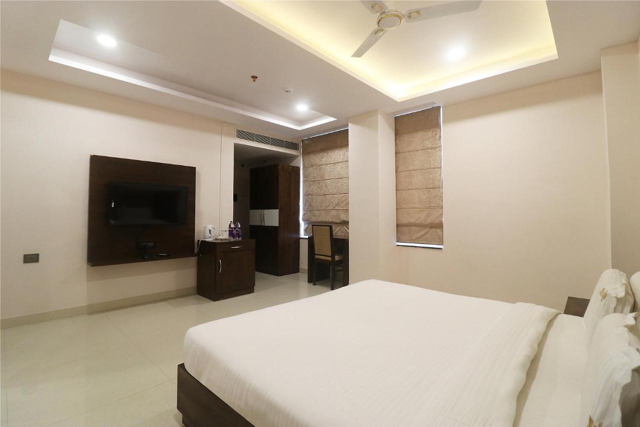Fabhotel Mid Town Grand 판체쿠라 외부 사진