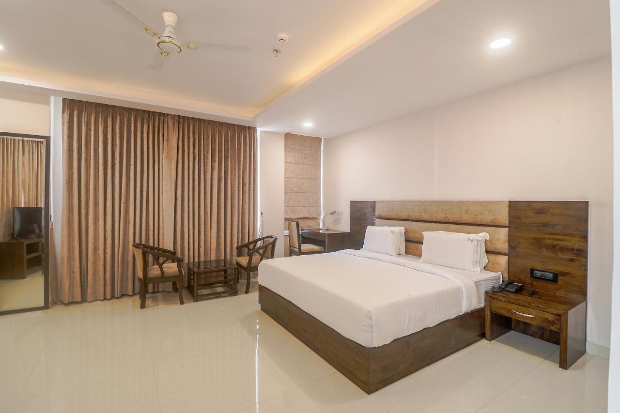 Fabhotel Mid Town Grand 판체쿠라 외부 사진